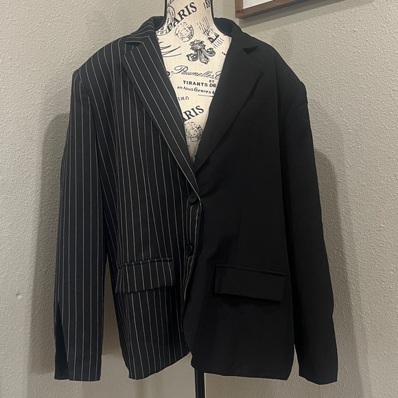 PrettyLittleThing Jackets & Blazers - PrettyLittleThing Black and White Pinstripe Blazer